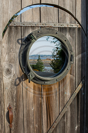 Porthole gate, Royston, BC